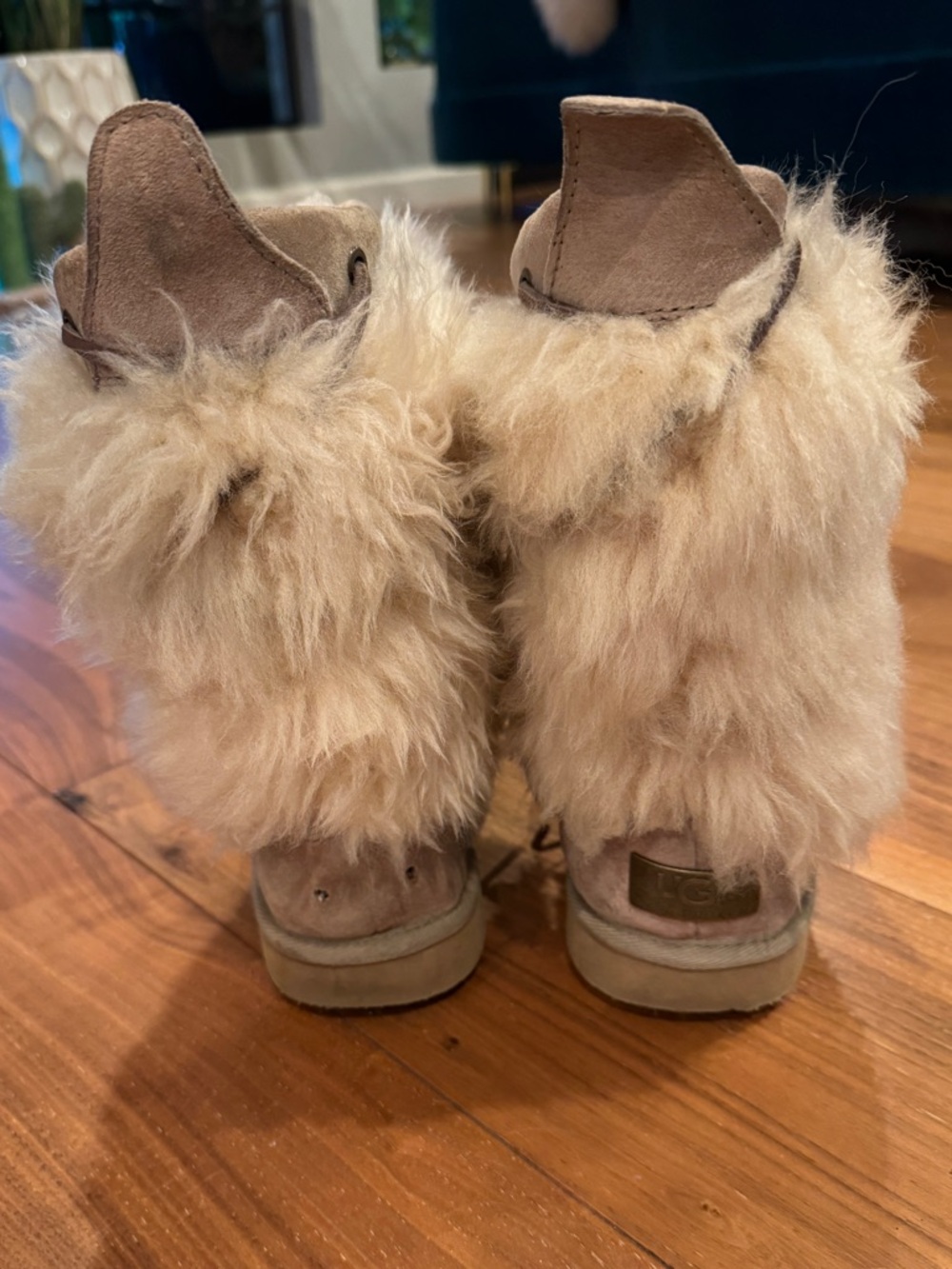 UGG  Sheepskin & Suede booties! - Picture 3 of 10